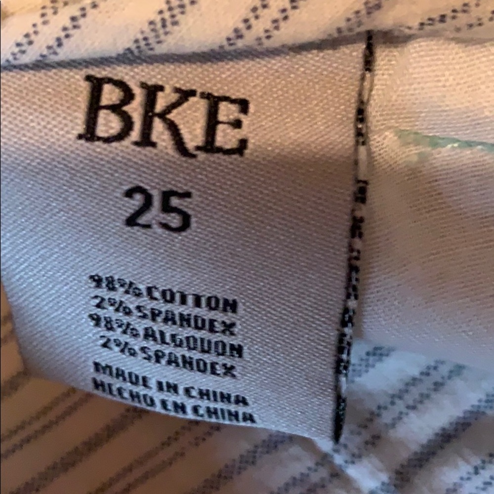 Shorts - Picture 5 of 8